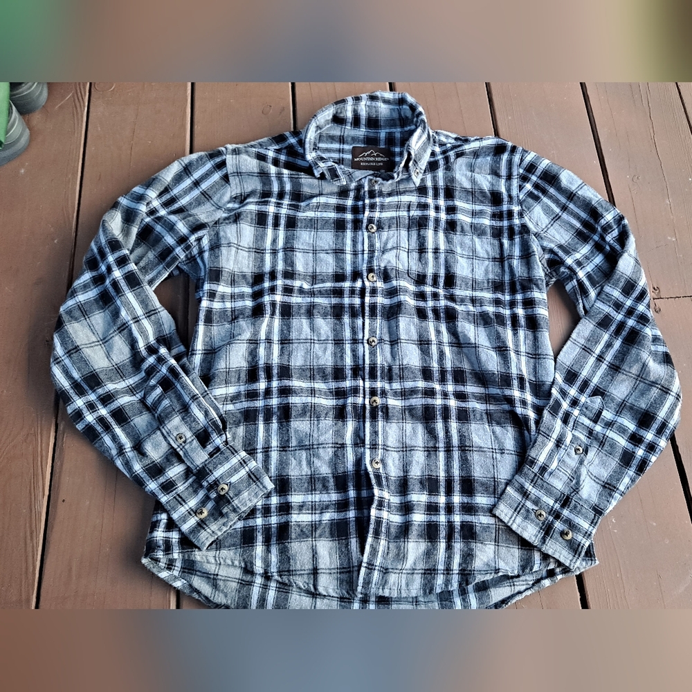 Mountain Ridge Long Sleeve Button Down Light Flannel Navy Blue Plaid Shirt S